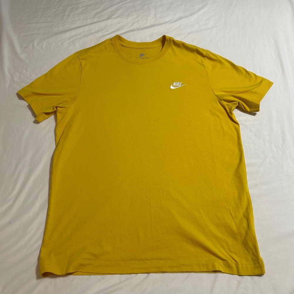 Nike Mens Short Sleeve‎ Embroidered Swoosh Logo Tee Yellow Large AR4997-709